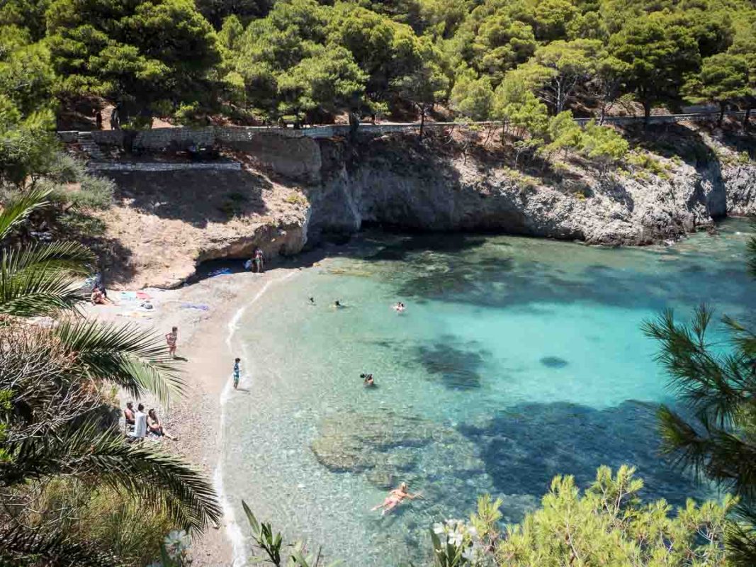 Tristan Balme swimming at assos beach