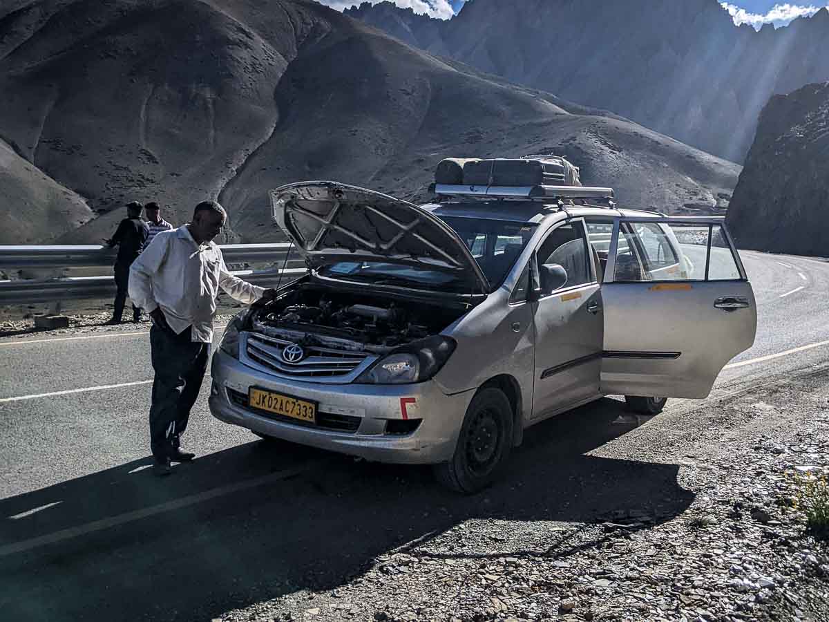 Shared taxi used for the road trip from Srinagar to Leh