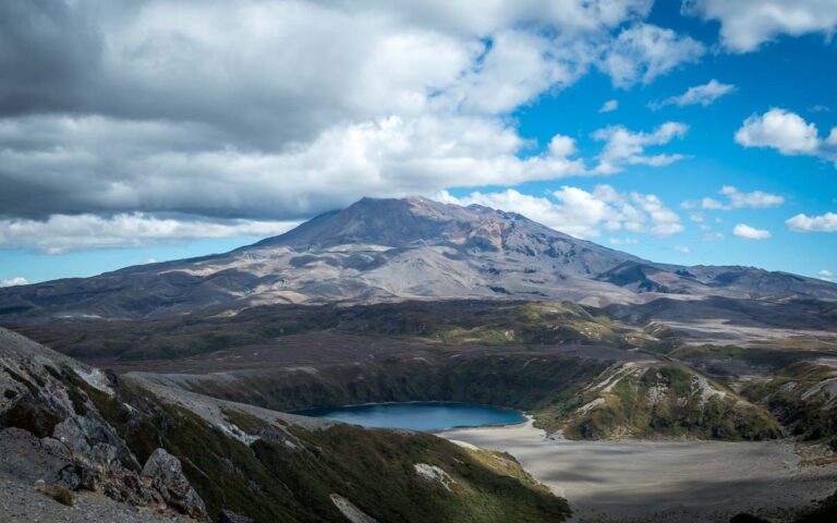 The Tongariro Northern Circuit Hike (My Complete Guide)