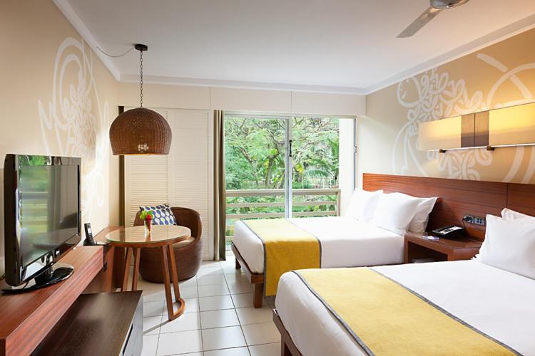 Tristan Balme best hotels Vanuatu Holiday Inn Resort