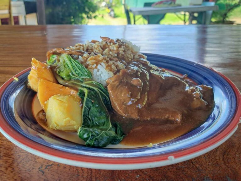 The Best Food In Vanuatu (12 Local Delicacies To Try!)