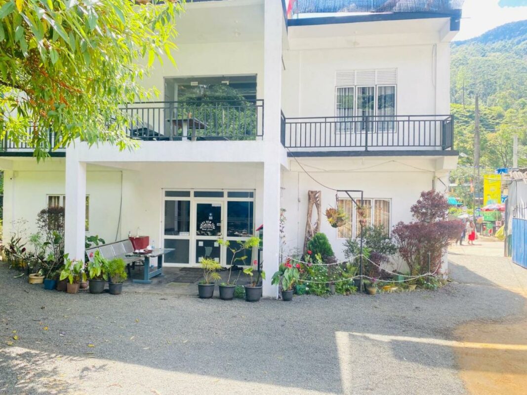 mountain villa adams peak