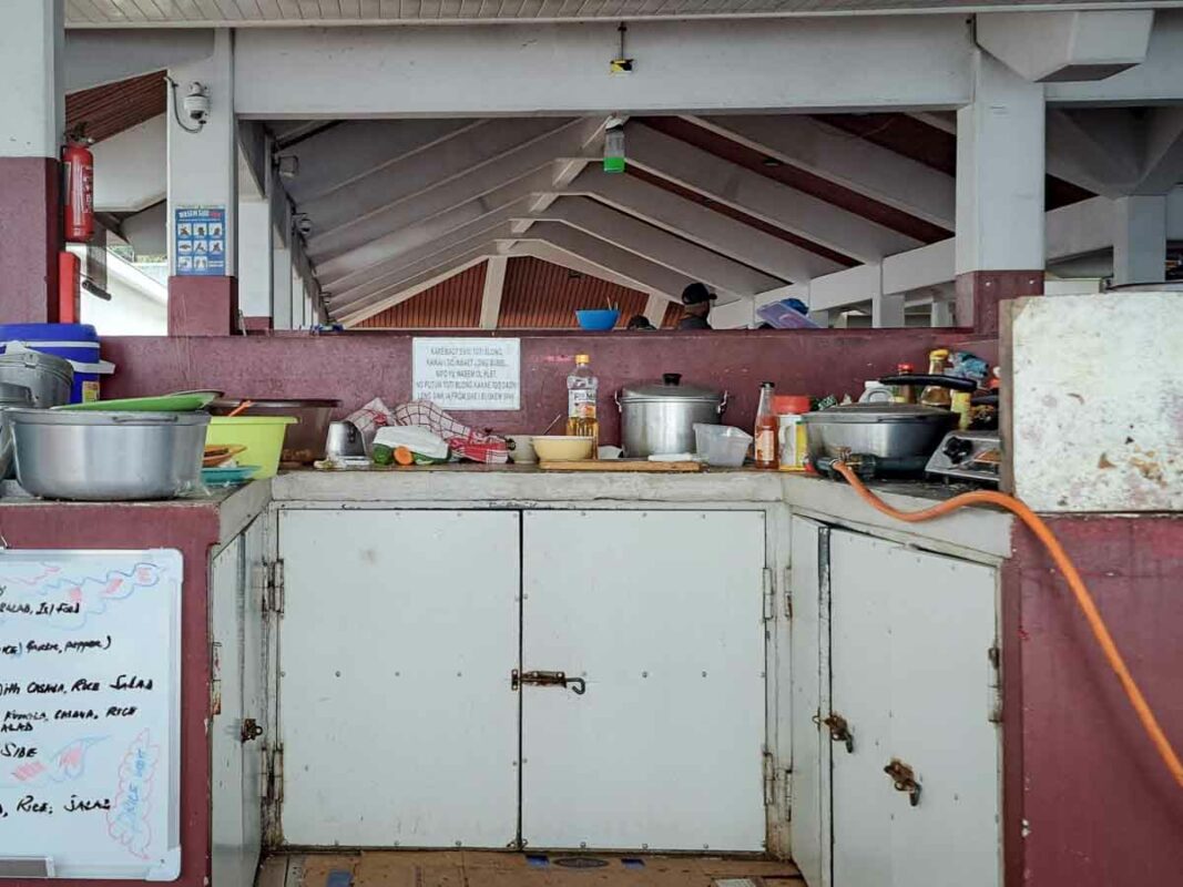 Tristan Balme port vila market food
